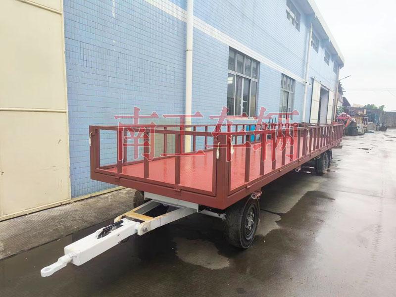 7吨华体会手机在线官网-华体会（中国）牵引工具拖车 带护栏减震刹车功能拖车