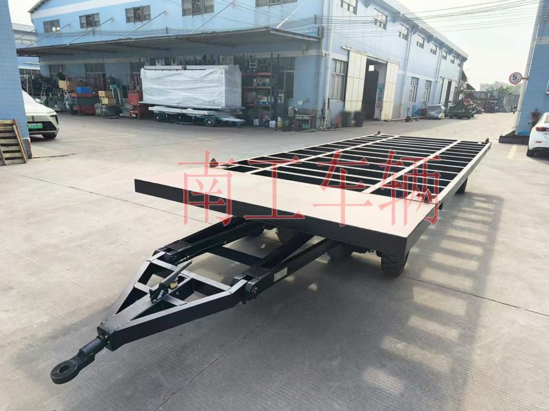 12吨骨架式华体会手机在线官网-华体会（中国） 带角锁刹车全挂车