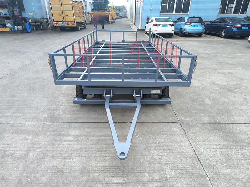 4吨骨架式牵引华体会手机在线官网-华体会（中国） 带下翻护栏工具拖车